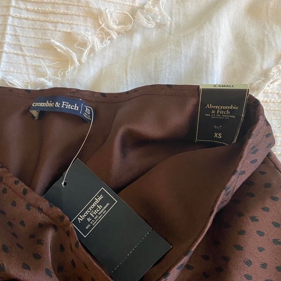 abercrombie and fitch satin dark brown and black polka dot print midi skirt - Picture 3 of 4